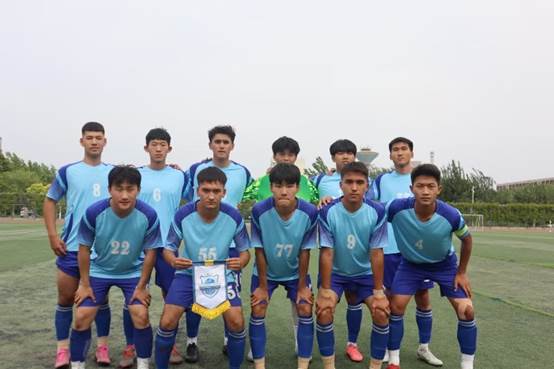 一群人在跑步AI 生成的内容可能不正确。